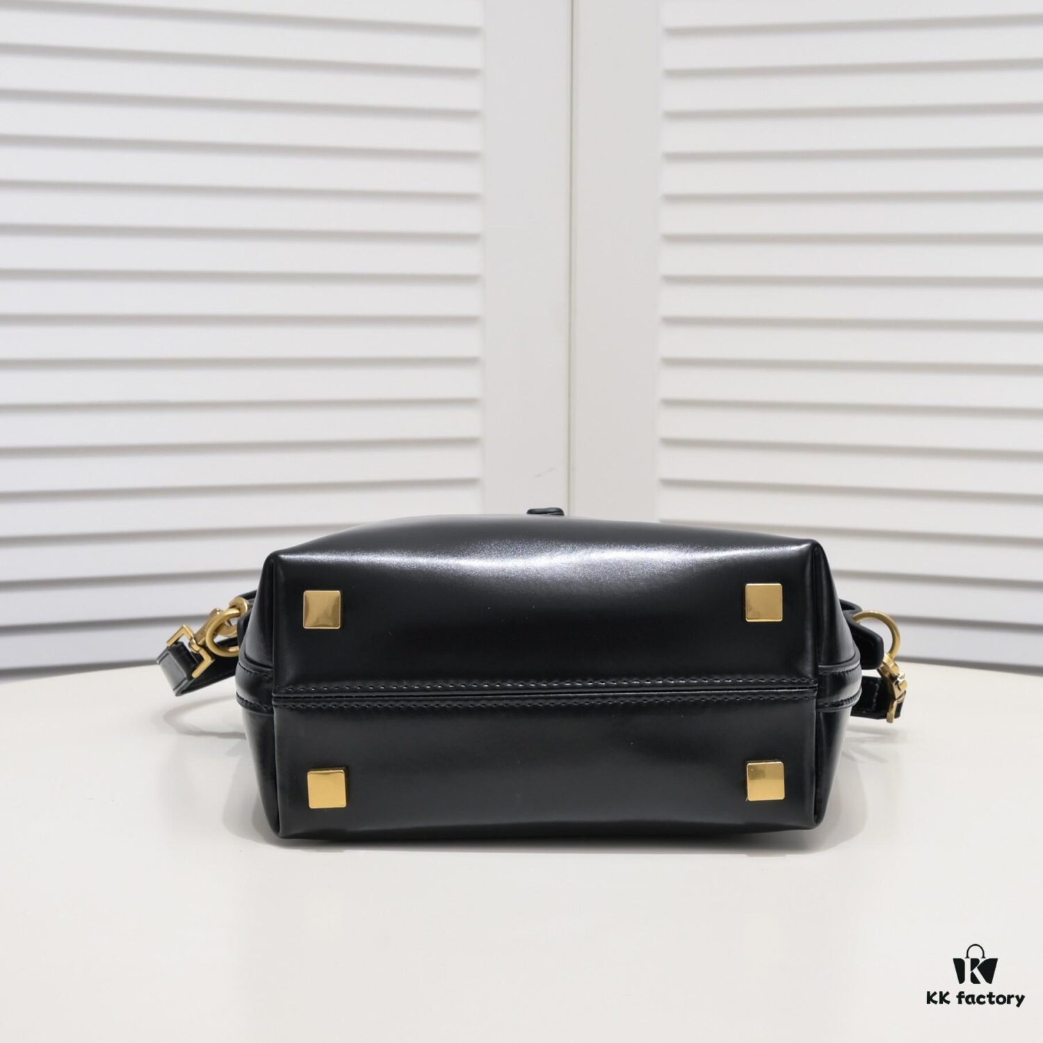 6930d5d36e68136f4d9b137f YSL Saint Laurent Shopping Bag, All-New Design with Matte Suede-Calf Texture, Elegant and Stylish