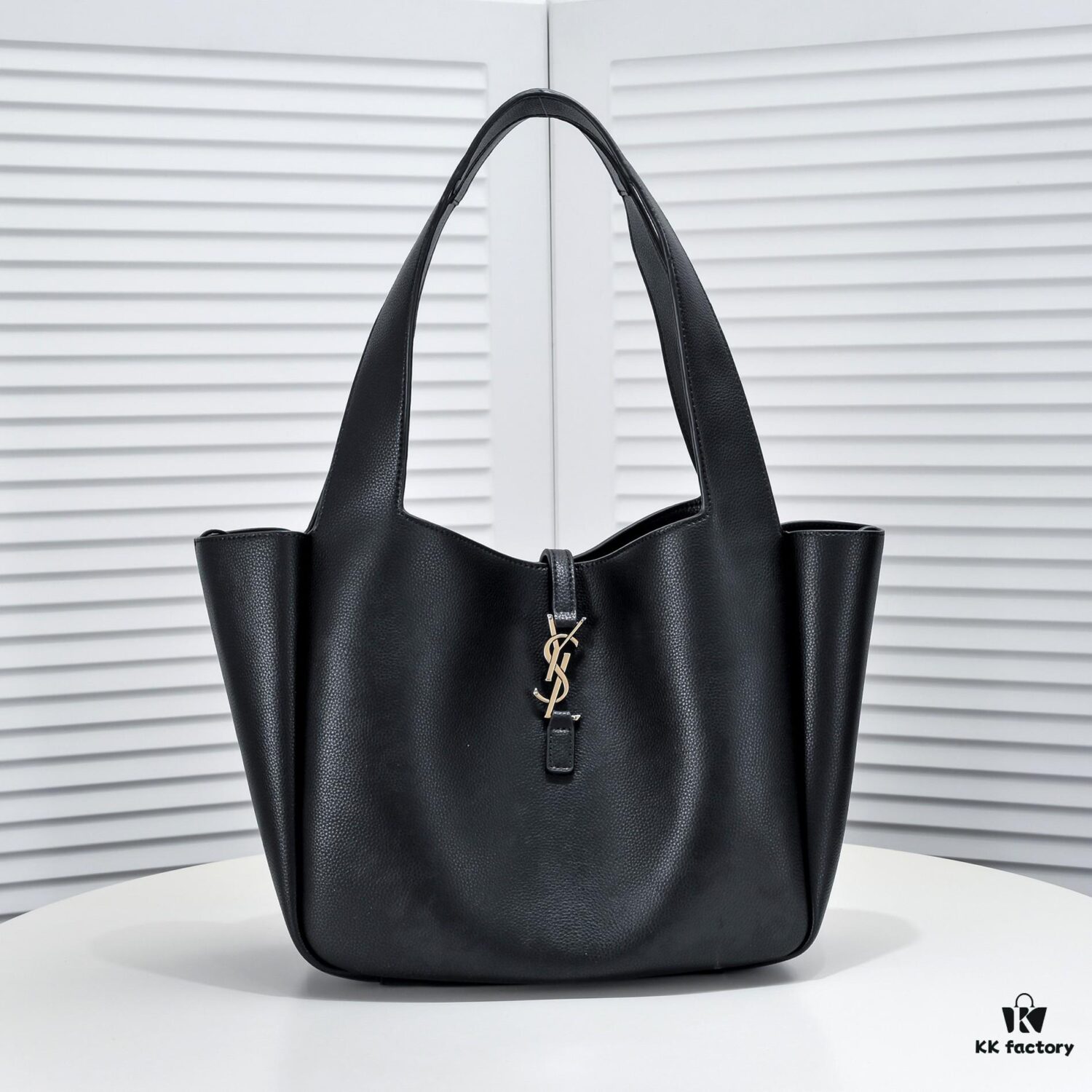 6930d5df6e68136f4d9b1391 YSL Latest Bea Tote Bag Autumn Winter Bestseller