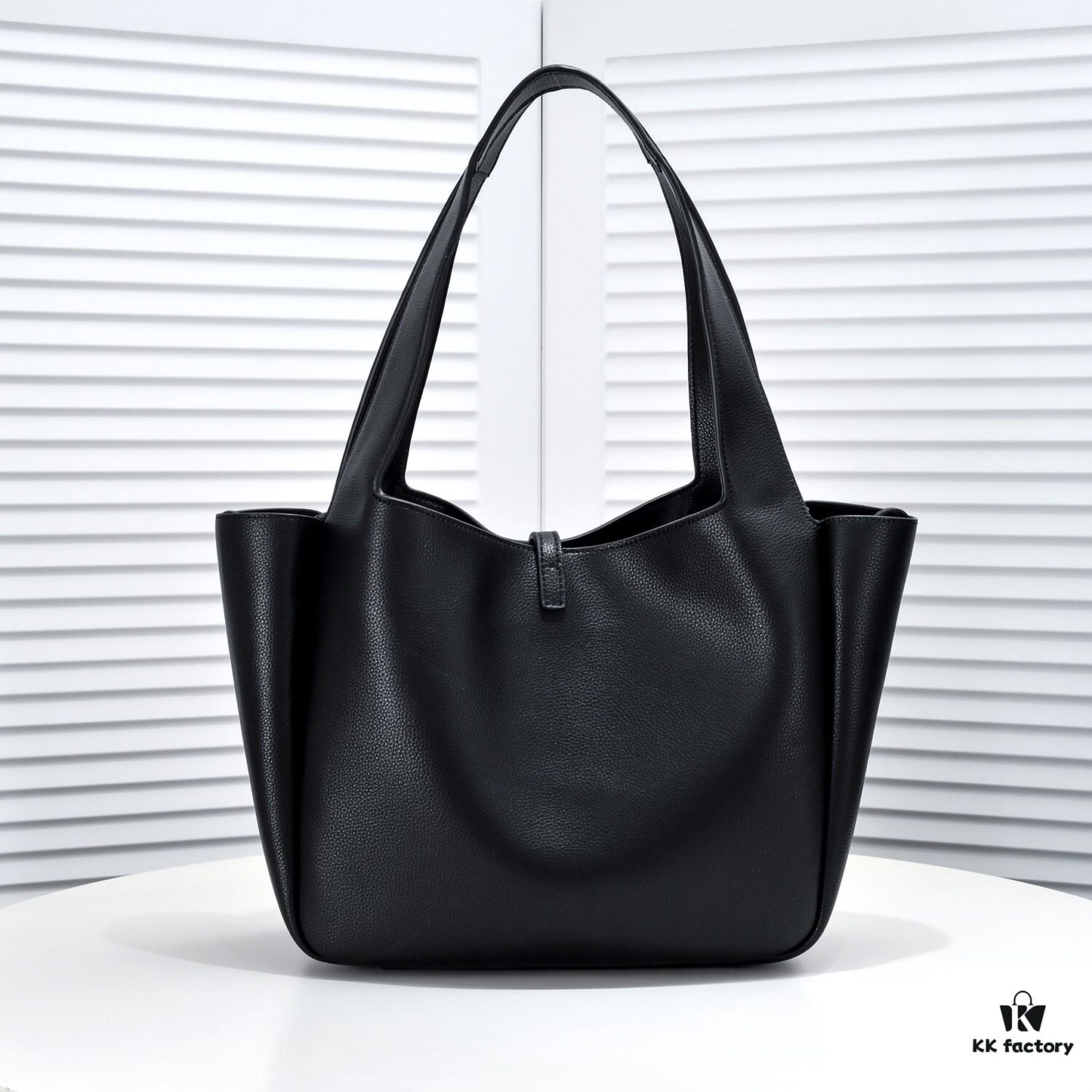 6930d5df6e68136f4d9b1393 YSL Latest Bea Tote Bag Autumn Winter Bestseller