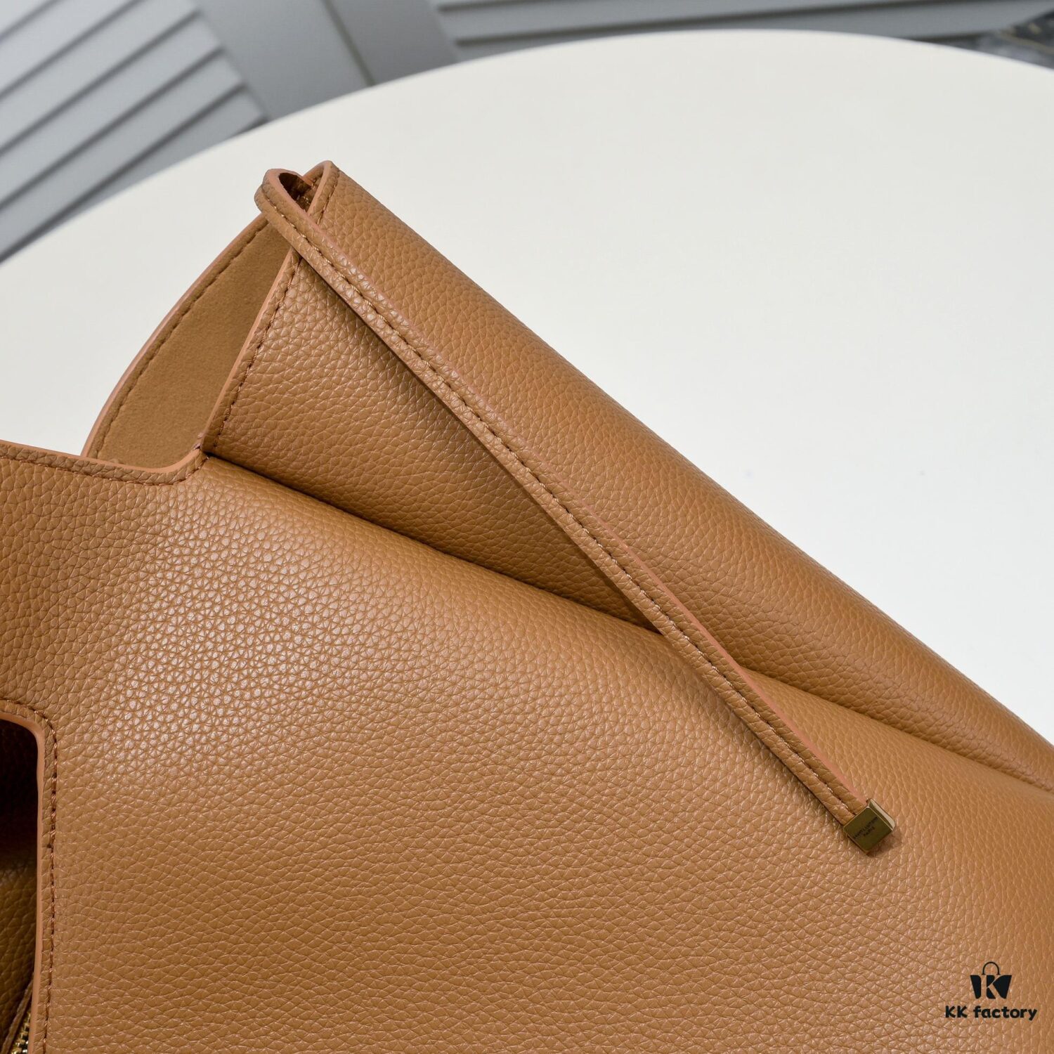 YSL Latest Bea Tote Bag - Autumn/Winter Bestseller