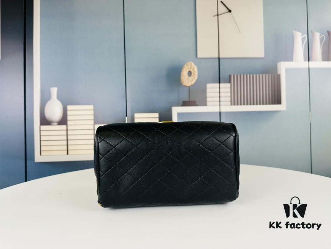 6930d6926e68136f4d9b14aa New Arrival Box Set: A Large Capacity Makeup Bag, Super Practical and Adorable — YSL's Latest Comeback