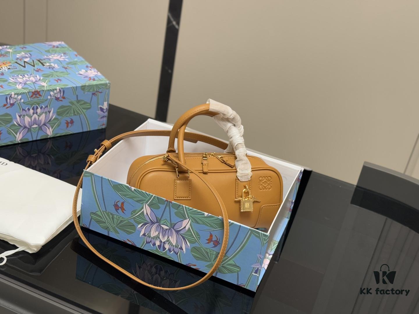 6930d6d46e68136f4d9b151a Loewe Bowling Bag / Briefcase Style Handbag