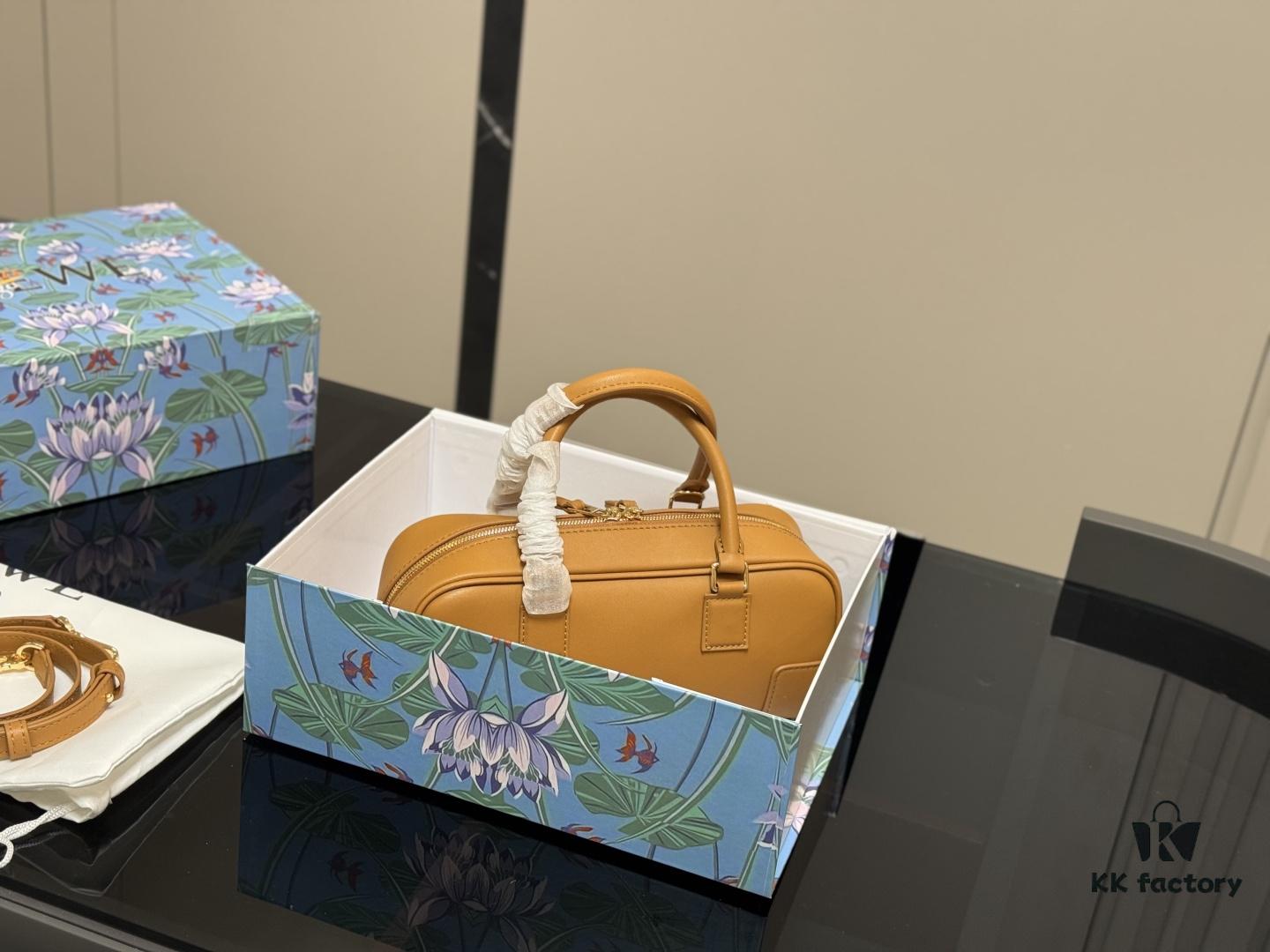 6930d6d86e68136f4d9b151e Loewe Bowling Bag / Briefcase Style Handbag