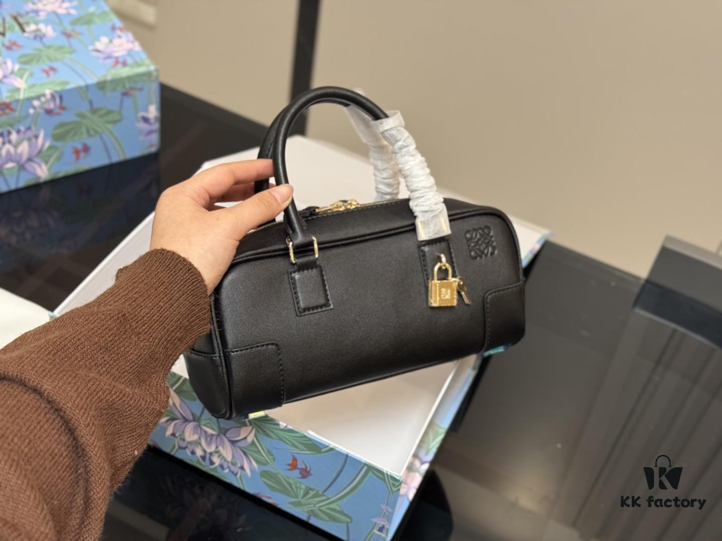 6930d6dc6e68136f4d9b1526 Loewe Bowling Bag / Briefcase Style Handbag