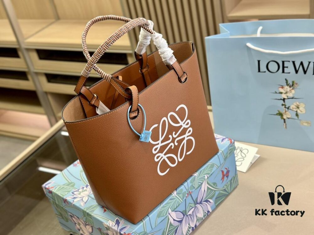 6930d6ea6e68136f4d9b1539 Loewe Tote with Gift Box