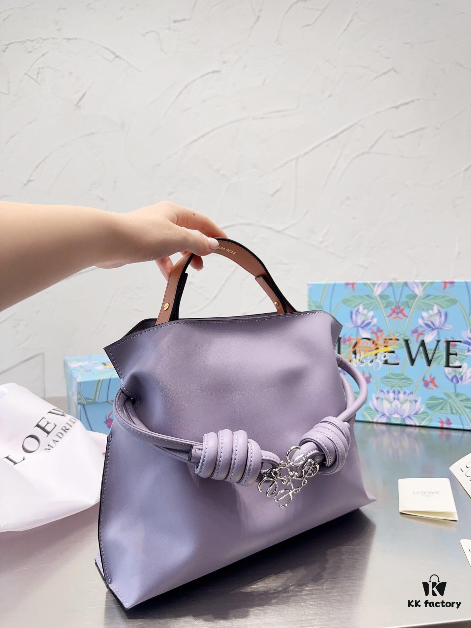 6930d72d6e68136f4d9b15a4 Loewe Women's Bucket Bag Shoulder Crossbody Bag