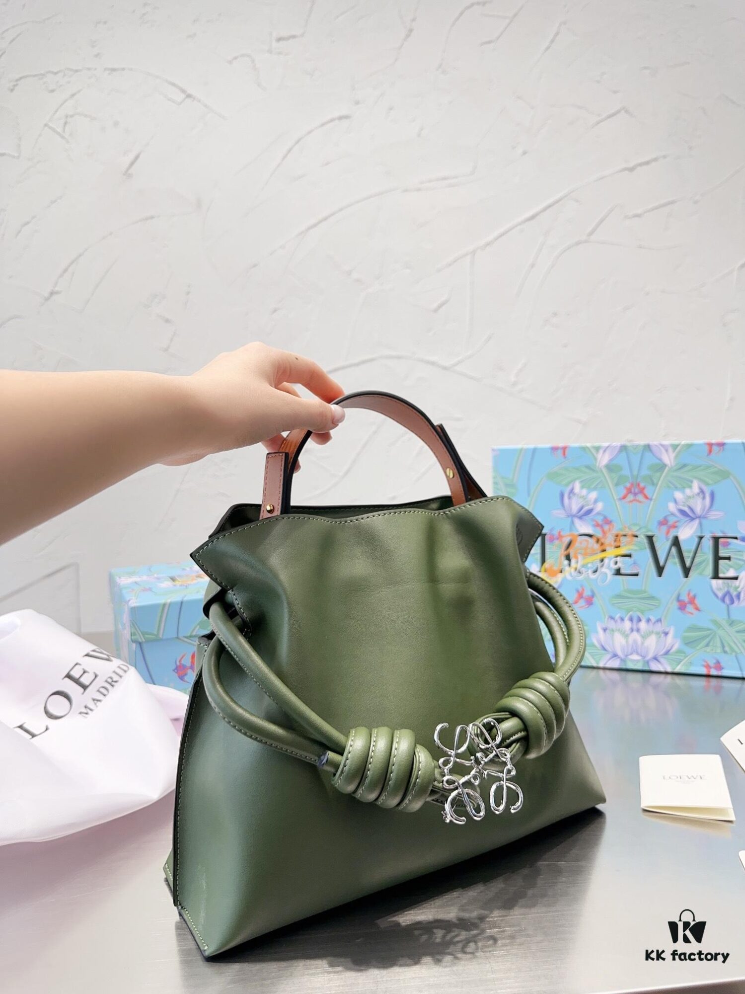 6930d72e6e68136f4d9b15a6 Loewe Women's Bucket Bag Shoulder Crossbody Bag