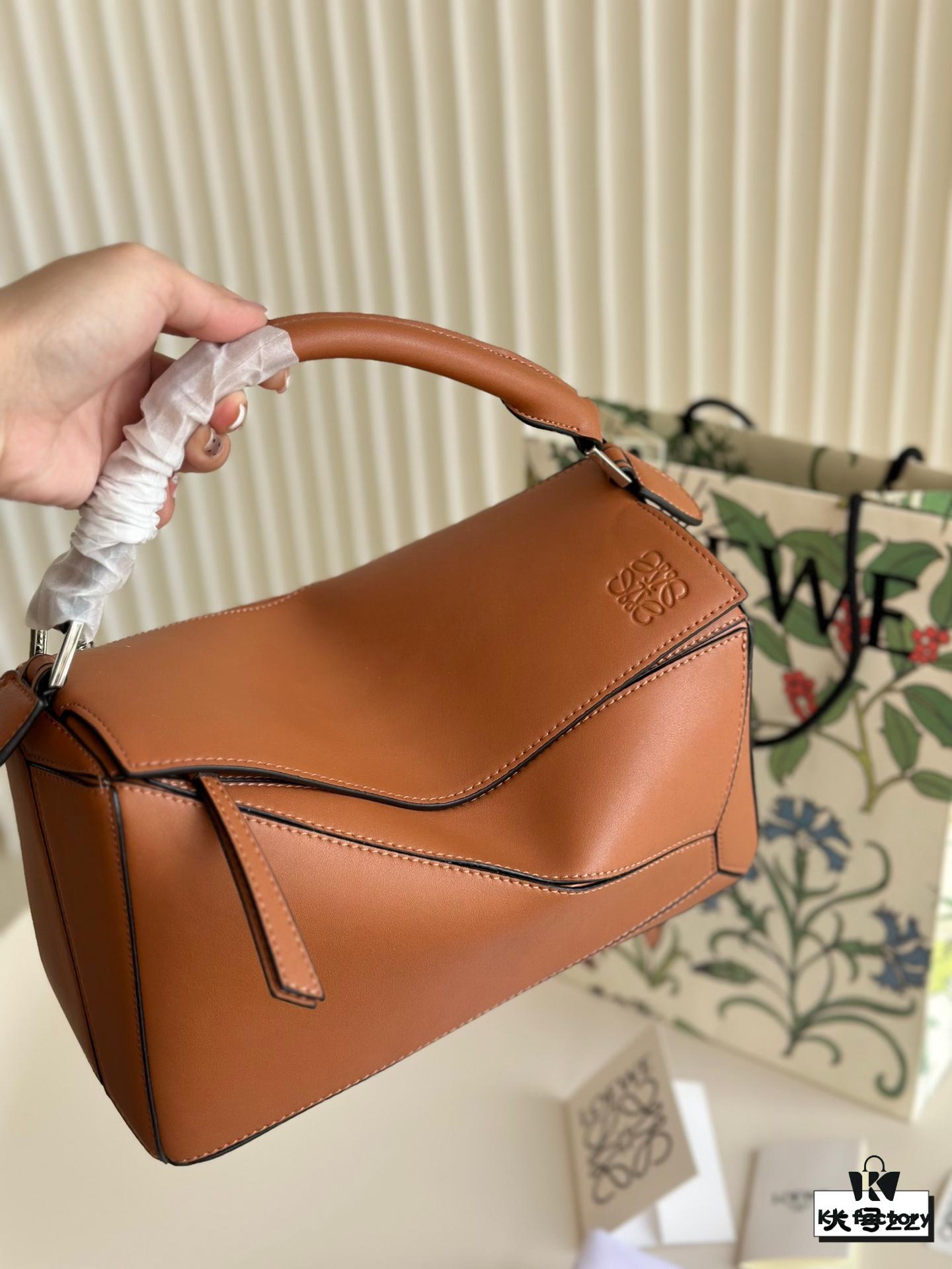 6930d7366e68136f4d9b15b2 Loewe Puzzle Mini Geometric Bag in Box