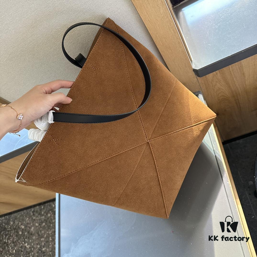 6930d77d6e68136f4d9b161f Suede Loewe Luna Shoulder Bag, Includes Pendant and Gift Box Packaging 🎁