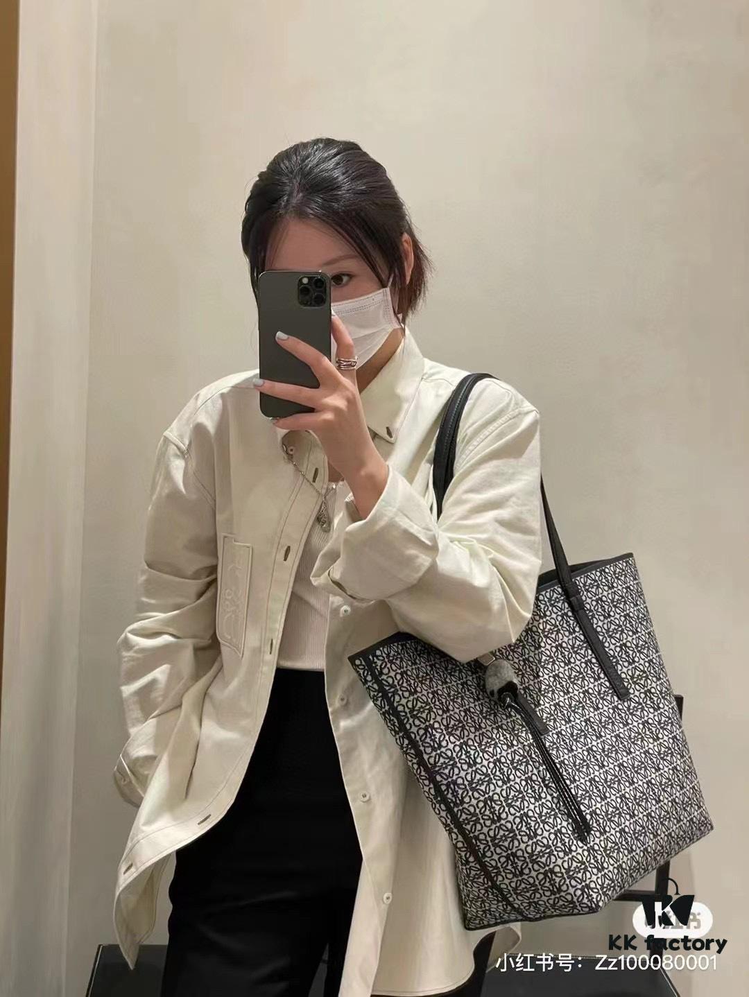 6930d7a06e68136f4d9b1645 Loewe & T Tote Embroidered Jacquard Fabric with Leather — Shopping Bag