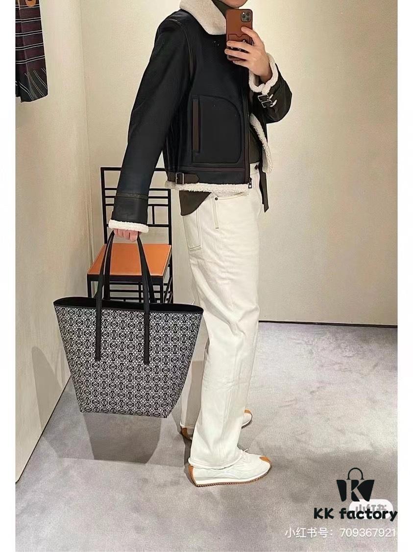 6930d7b46e68136f4d9b165b Loewe & T Tote Embroidered Jacquard Fabric with Leather — Shopping Bag