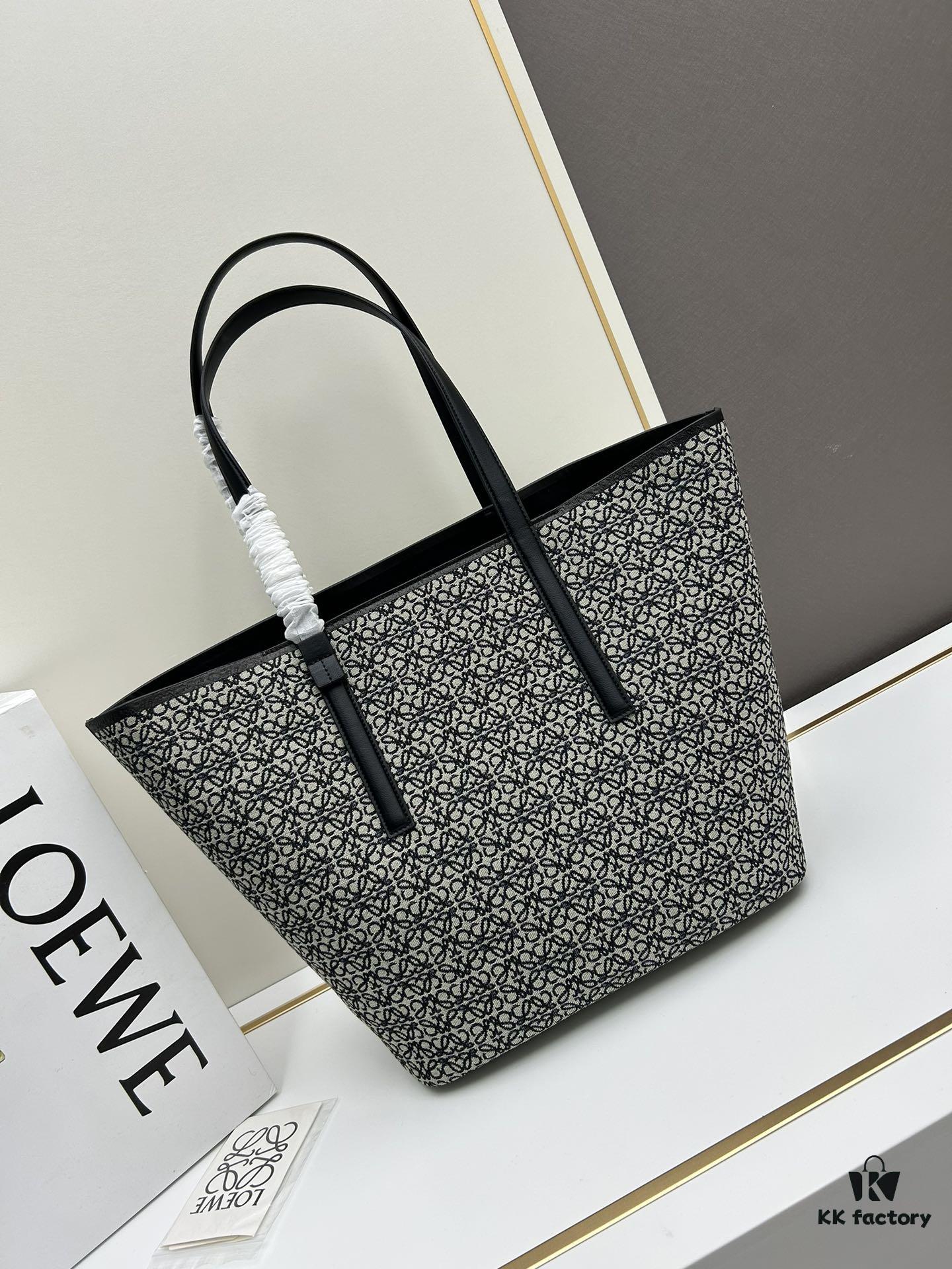 6930d7b46e68136f4d9b165c Loewe & T Tote Embroidered Jacquard Fabric with Leather — Shopping Bag
