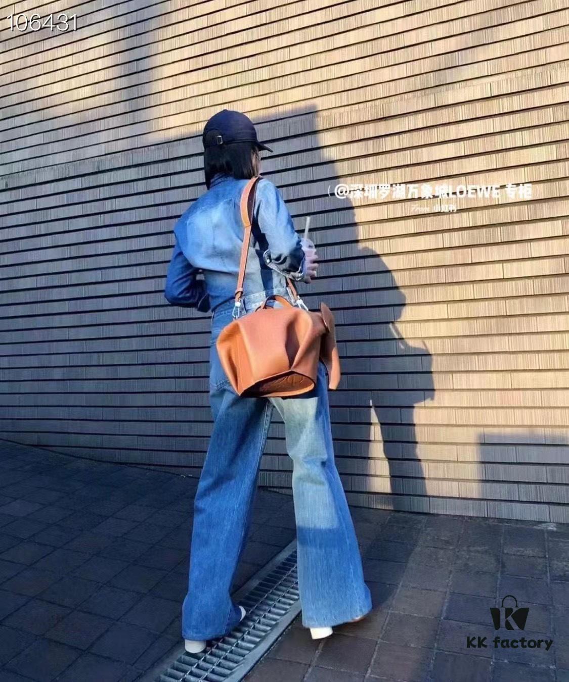 6930d8026e68136f4d9b16bd Loewe🌟 Classic Calfskin Elephant Handbag Arrived 👏