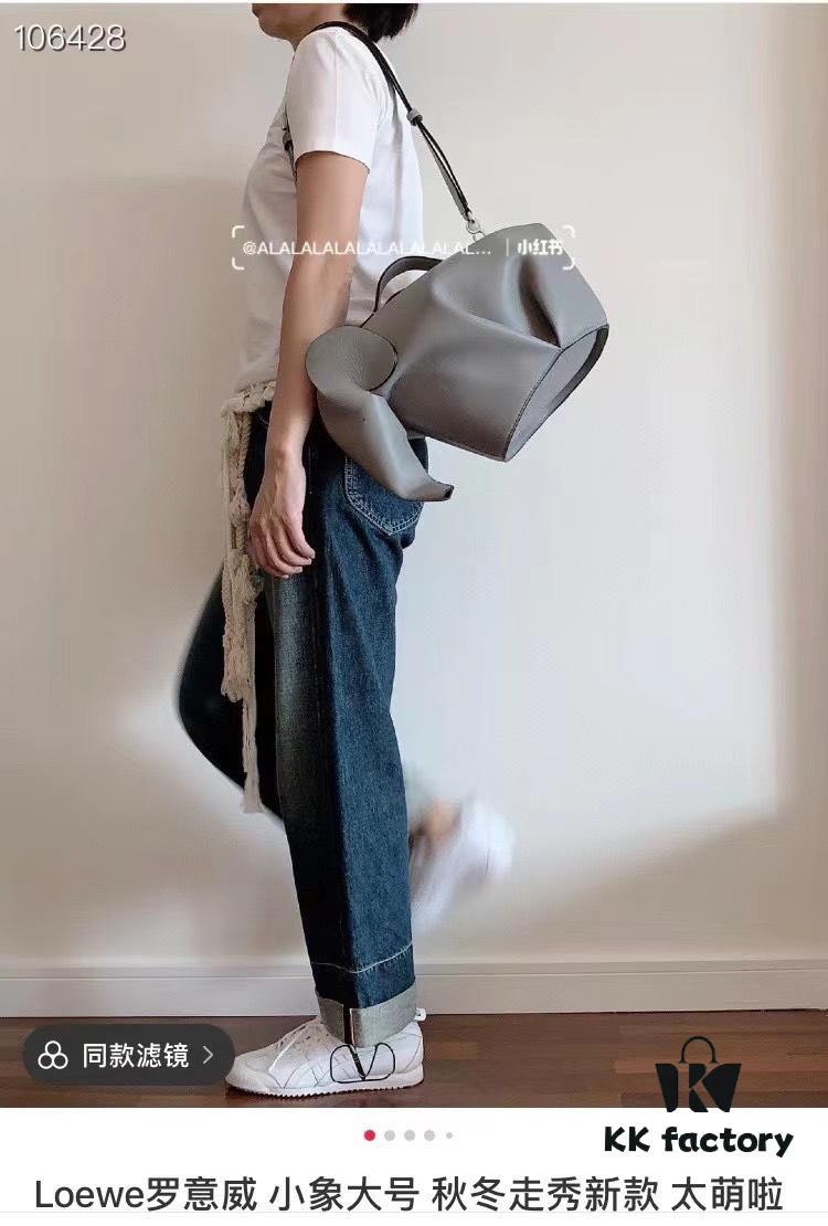 6930d8046e68136f4d9b16c1 Loewe🌟 Classic Calfskin Elephant Handbag Arrived 👏