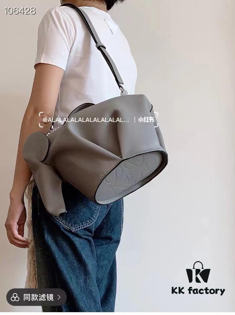 6930d8046e68136f4d9b16c3 Loewe🌟 Classic Calfskin Elephant Handbag Arrived 👏