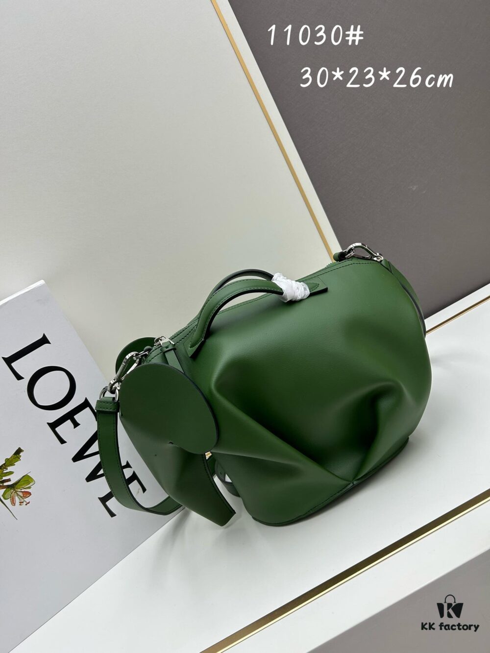 6930d8096e68136f4d9b16c8 Loewe🌟 Classic Calfskin Elephant Handbag Arrived 👏