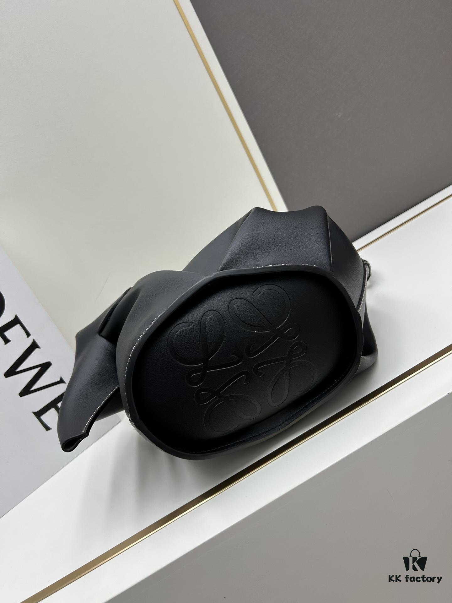 6930d80d6e68136f4d9b16ce Loewe🌟 Classic Calfskin Elephant Handbag Arrived 👏