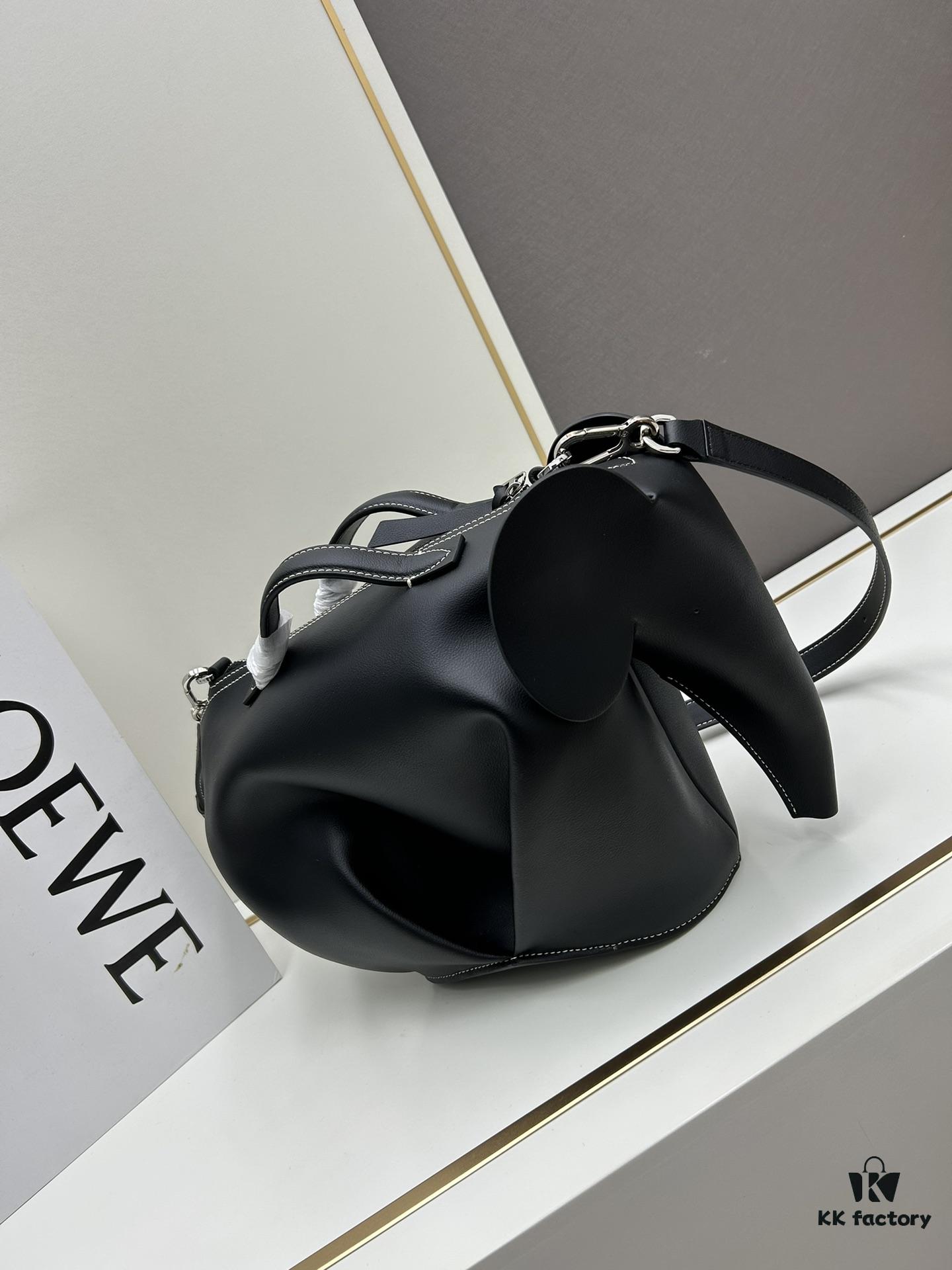 6930d80e6e68136f4d9b16d0 Loewe🌟 Classic Calfskin Elephant Handbag Arrived 👏