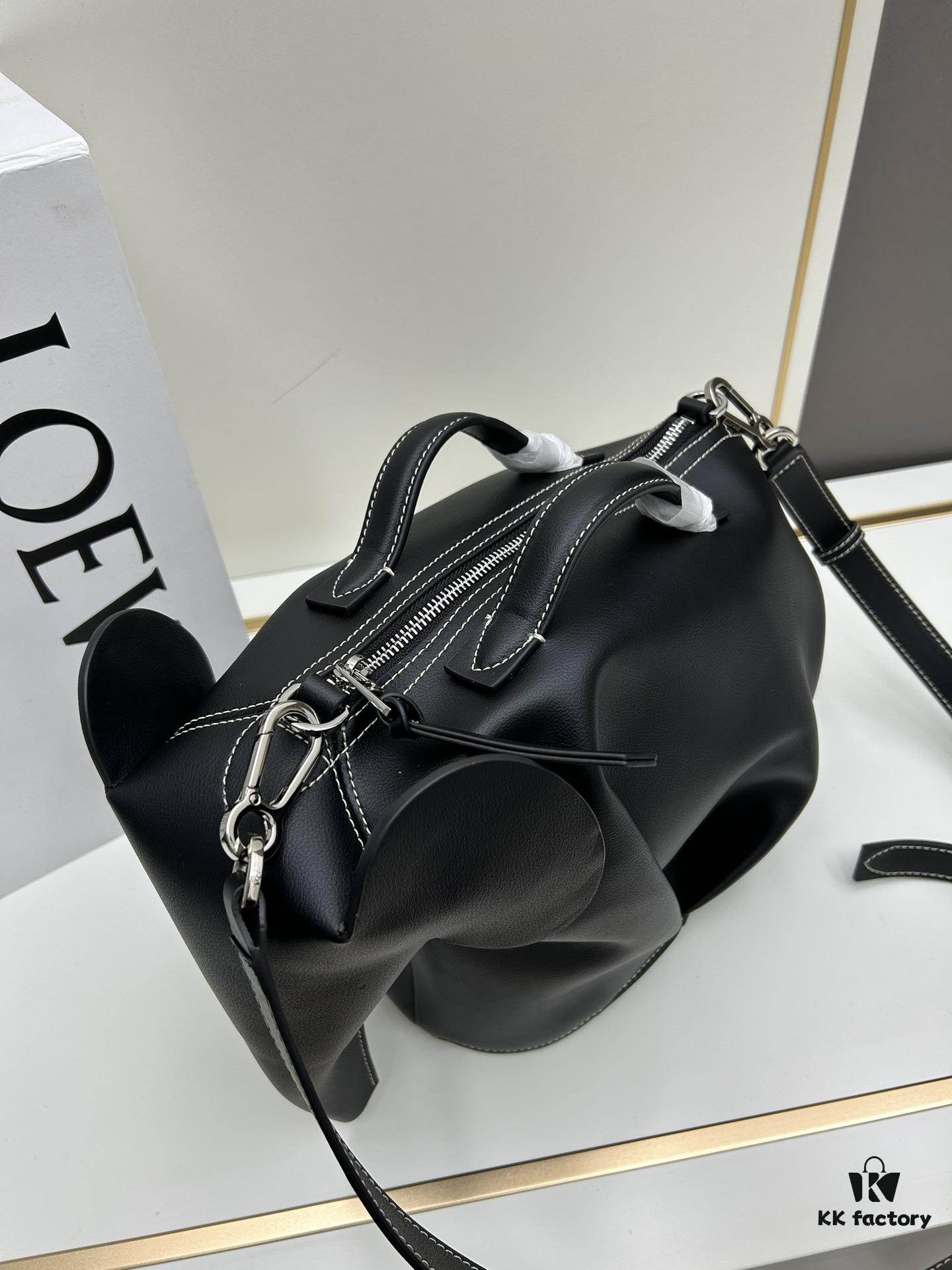 6930d8106e68136f4d9b16d1 Loewe🌟 Classic Calfskin Elephant Handbag Arrived 👏