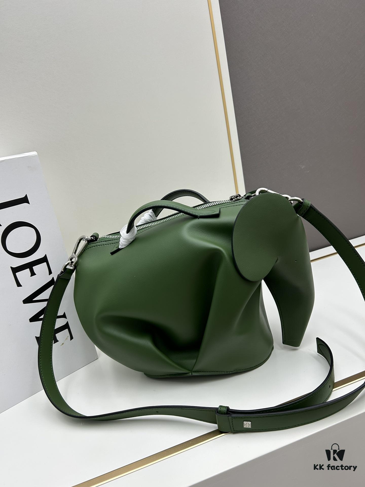 6930d8136e68136f4d9b16d8 Loewe🌟 Classic Calfskin Elephant Clutch Bag Arrived👏