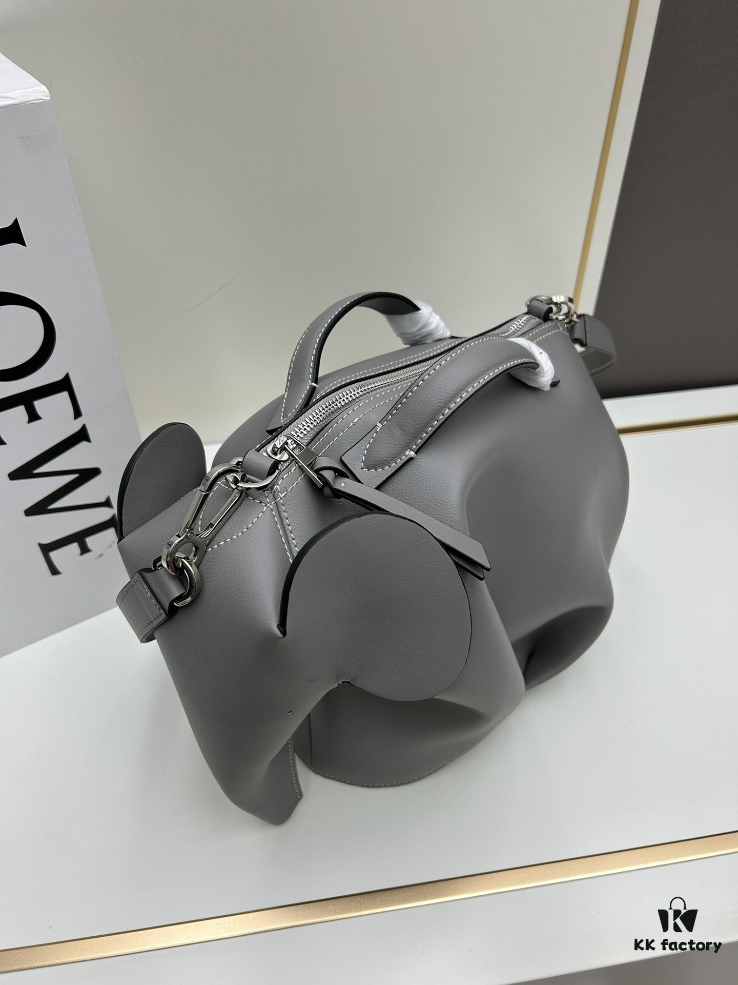 6930d8186e68136f4d9b16df Loewe🌟 Classic Calfskin Elephant Handbag Arrived👏