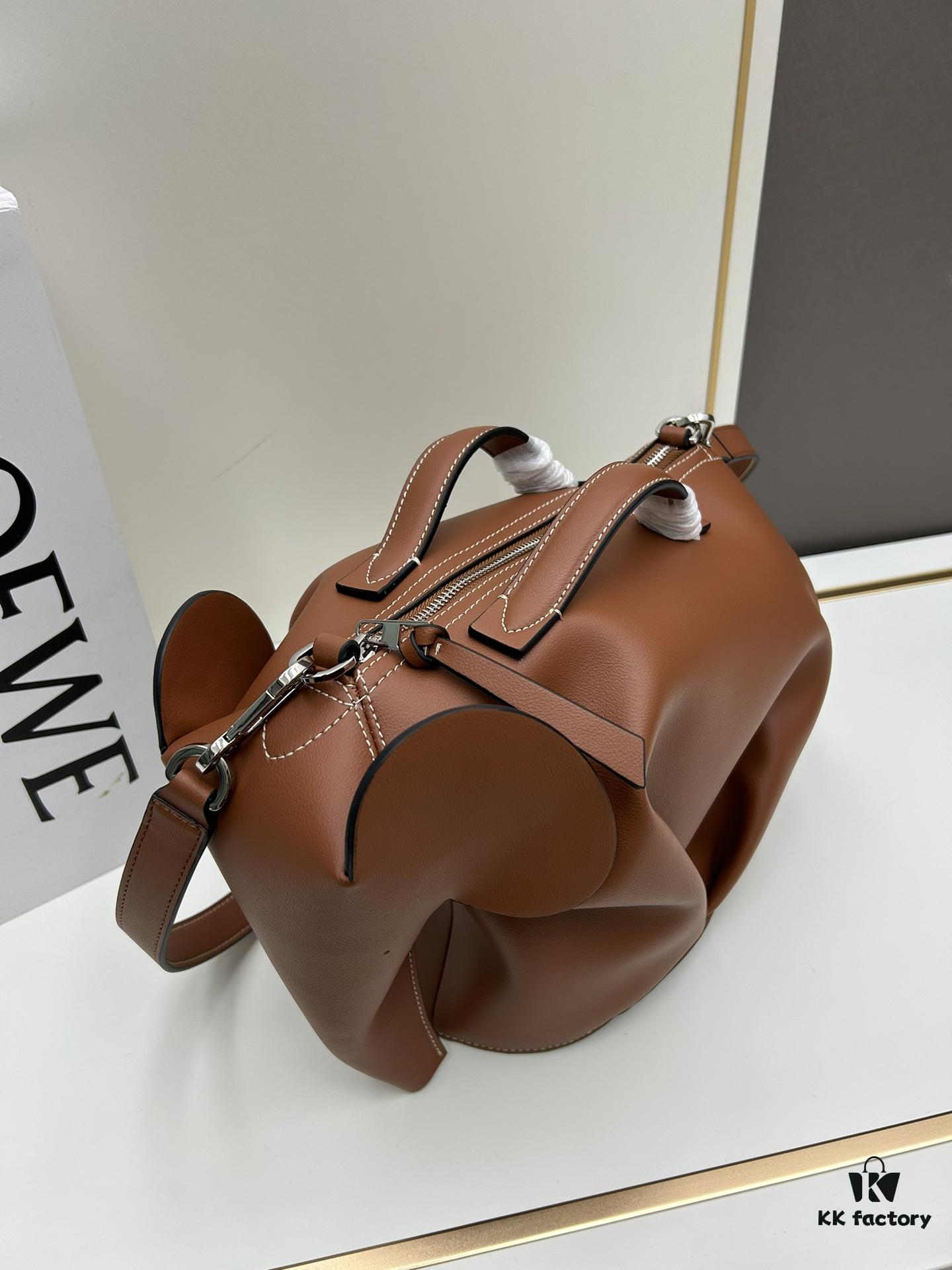 6930d81e6e68136f4d9b16e7 Loewe🌟 Classic Calfskin Elephant Handbag Arrived👏