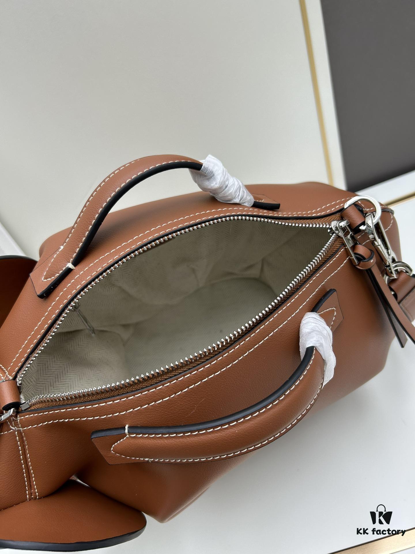 6930d81e6e68136f4d9b16e8 Loewe🌟 Classic Calfskin Elephant Handbag Arrived👏