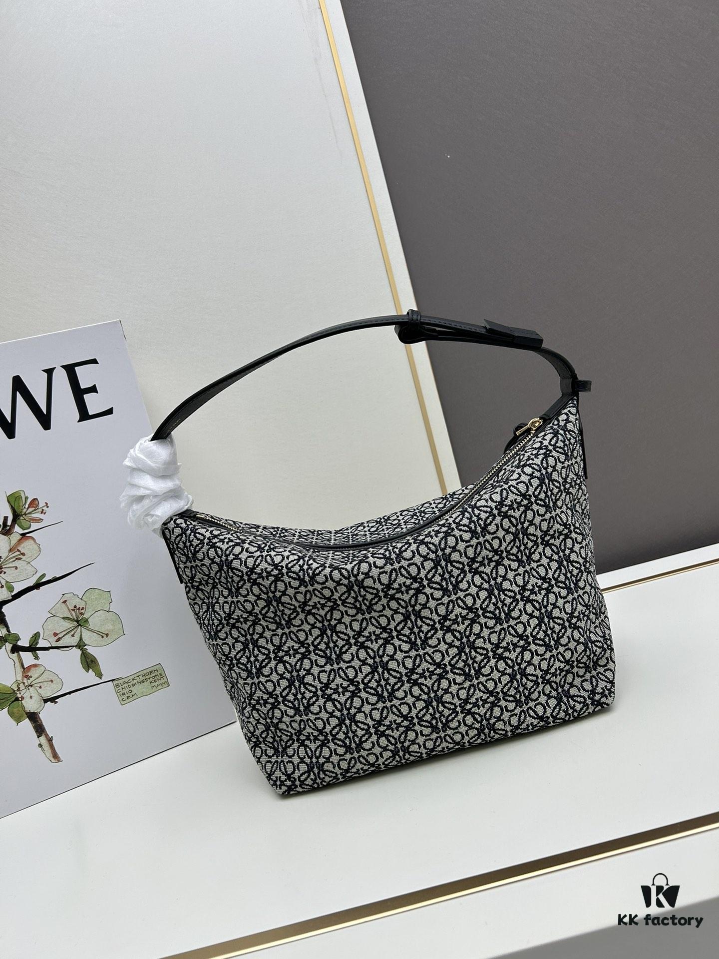 6930d82b6e68136f4d9b16fa Large Loewe Cubi Canvas Lunch Box Bag – Beige Fabric with Brown Trim