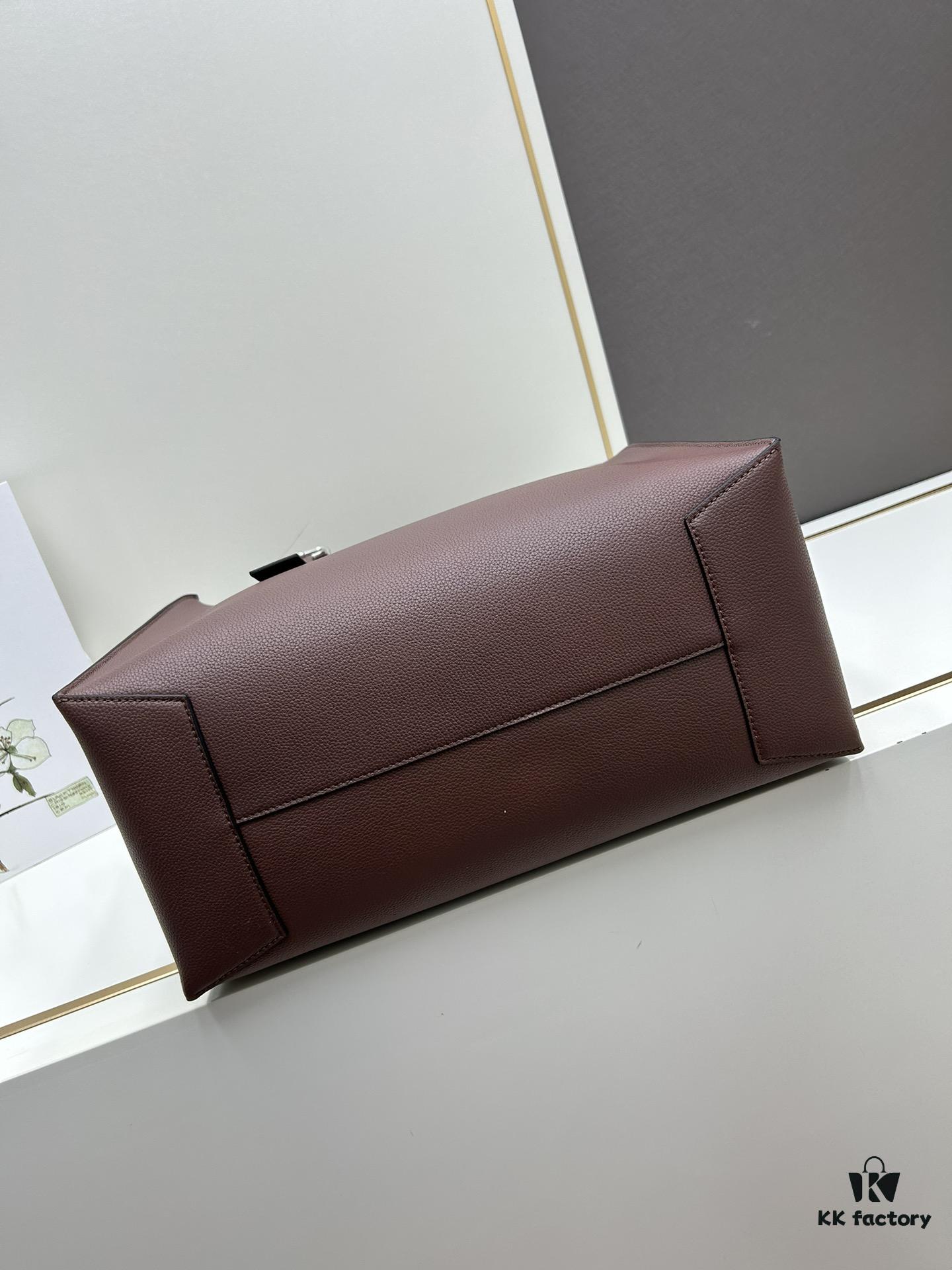 6930d8856e68136f4d9b1773 Loewe Buckle Tote Bag, New Zip Version Men's Tote Model 3050A