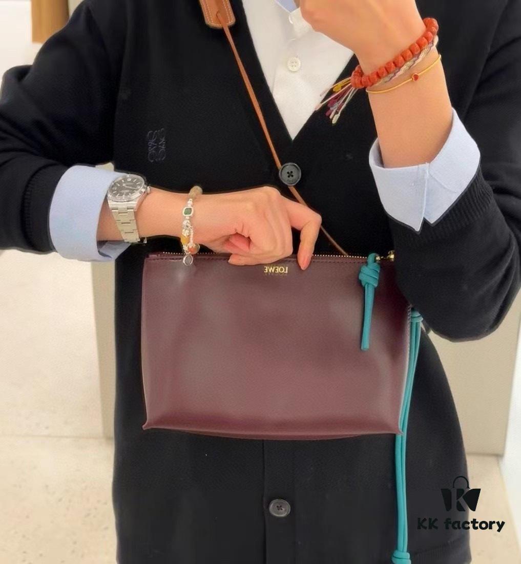 6930d8876e68136f4d9b1776 2024 New Arrival Knot T Shiny Nappa Leather Clutch Bag Model S3045