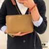 6930d8896e68136f4d9b1778 2024 New Arrival Knot T Shiny Nappa Leather Clutch Bag Model S3045