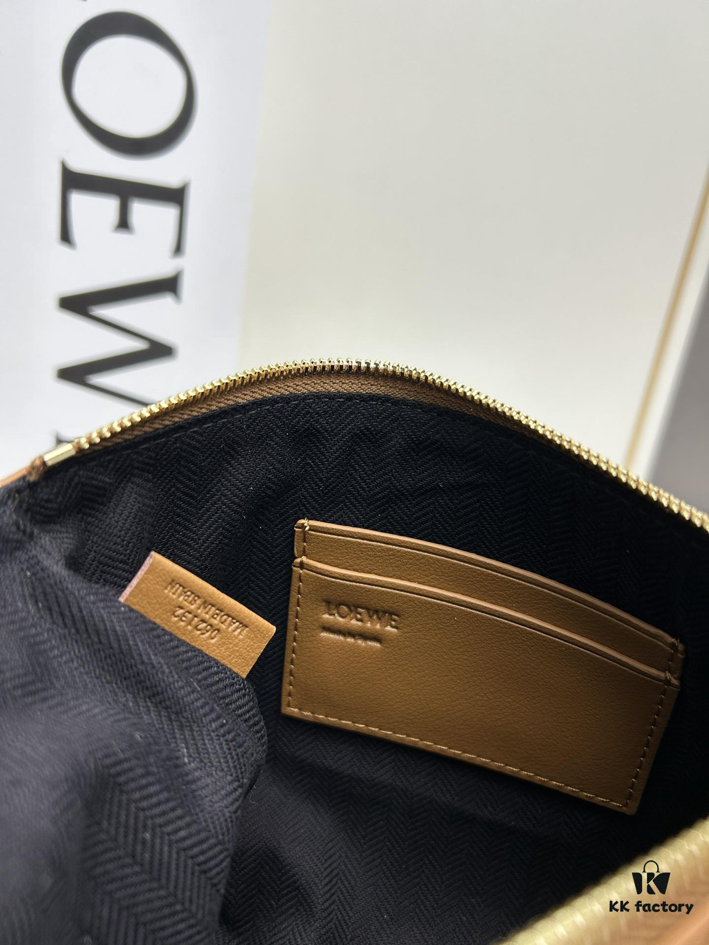 2024 New Arrival Clutch Bag Model S3045 Shiny Nappa Calf Leather Knot T Clutch with Contrast Bow Zipper Pull and Wrist Strap