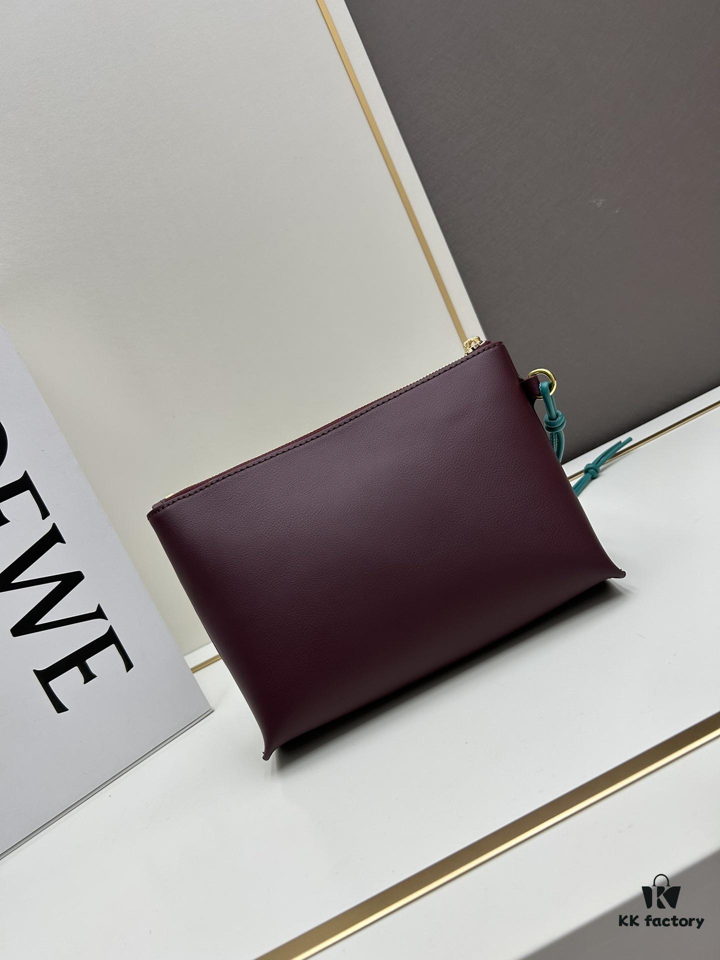 6930d8986e68136f4d9b178e 2024 New Arrival Knot T Shiny Nappa Calfskin Clutch - Model S3045