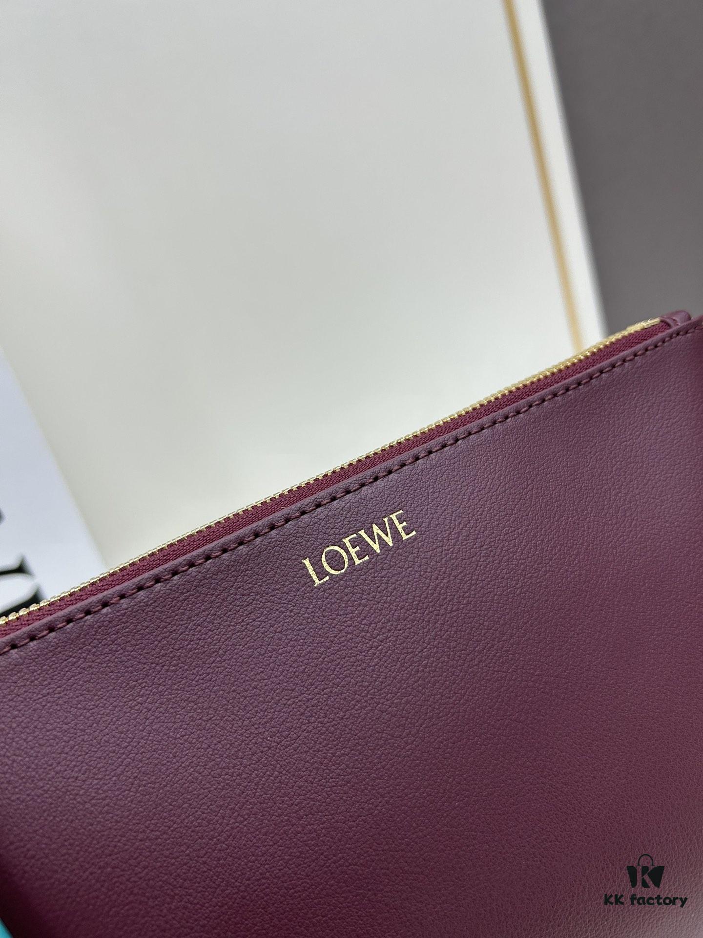6930d8996e68136f4d9b178f 2024 New Arrival Knot T Shiny Nappa Calfskin Clutch - Model S3045