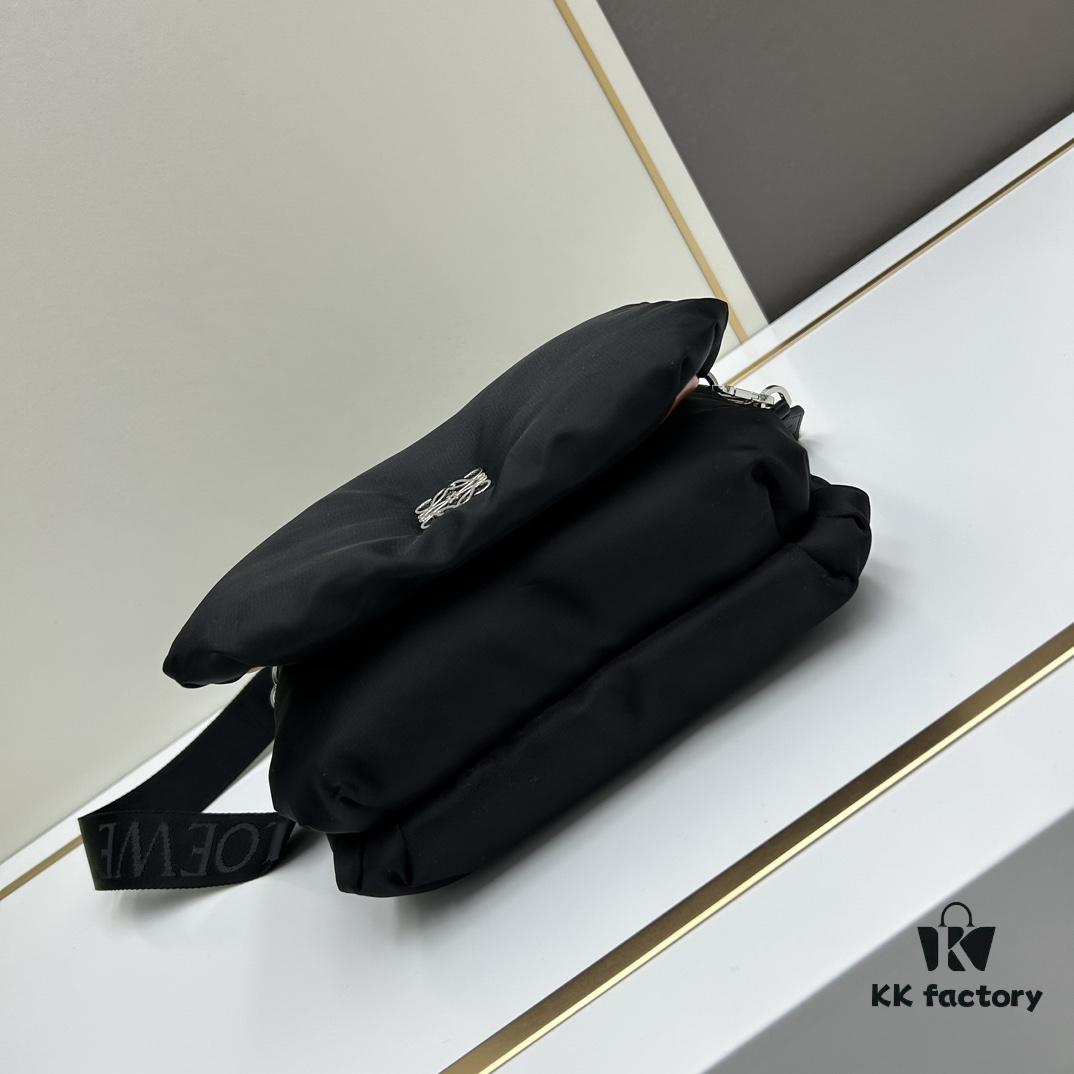 6930d9066e68136f4d9b1811 LOEWE Puffer Goya Bag in Nylon, Size 24-17-9
