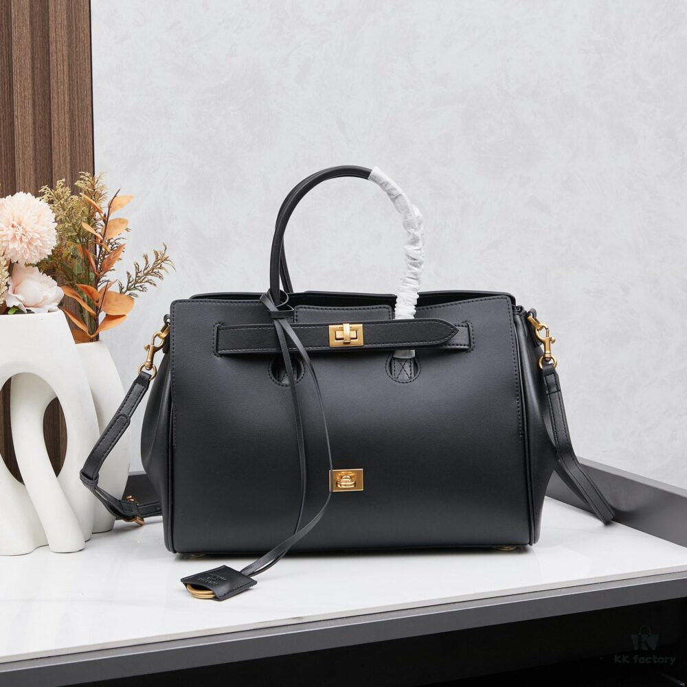 6930d9356e68136f4d9b1858 Vlog 🛍️ Details | Balenciaga Bel Air Minimalist and Stylish