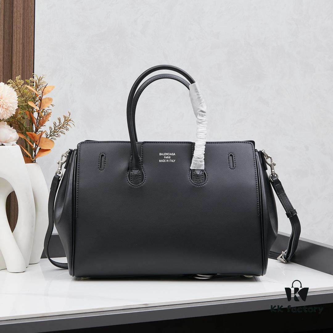 6930d93a6e68136f4d9b185e Vlog 🛍️ Details | Balenciaga Bel Air Minimalist and Stylish