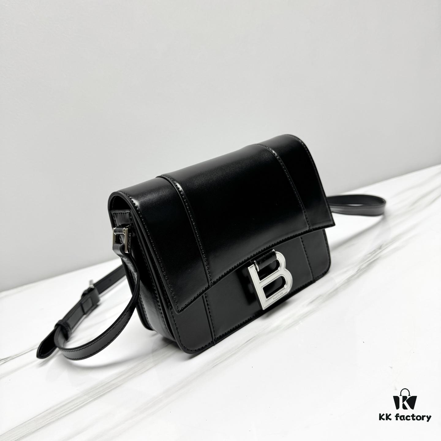 6930d9416e68136f4d9b1865 Balenciaga 2025SS Chiny Box Crossbody Bag, Small Size