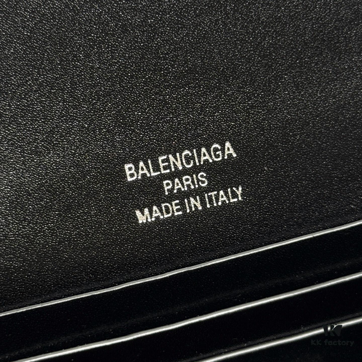 6930d9486e68136f4d9b186c Balenciaga 2025SS Chiny Box Crossbody Bag, Small Size
