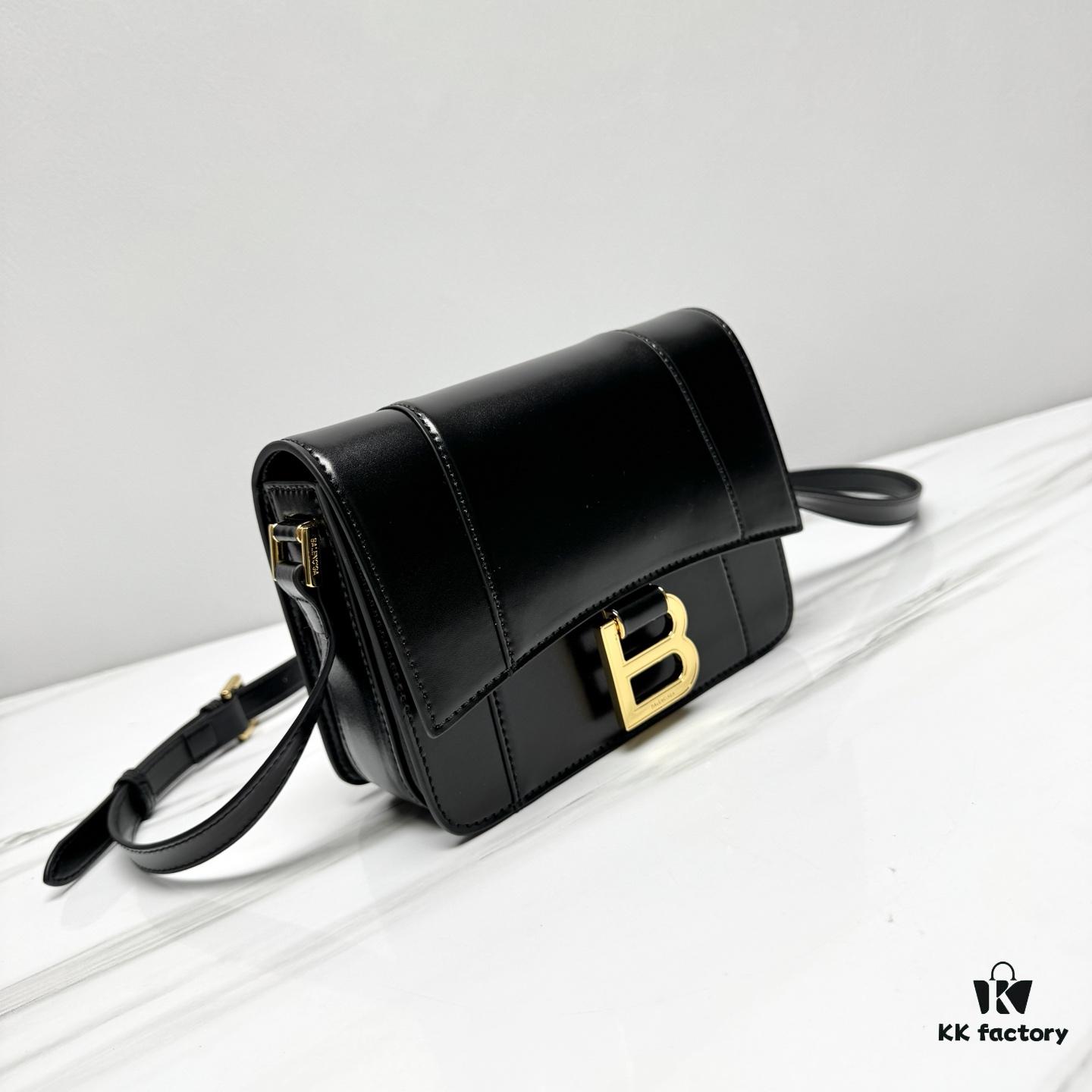 6930d94a6e68136f4d9b1870 Balenciaga 2025SS Chiny Box Crossbody Bag, Small Size