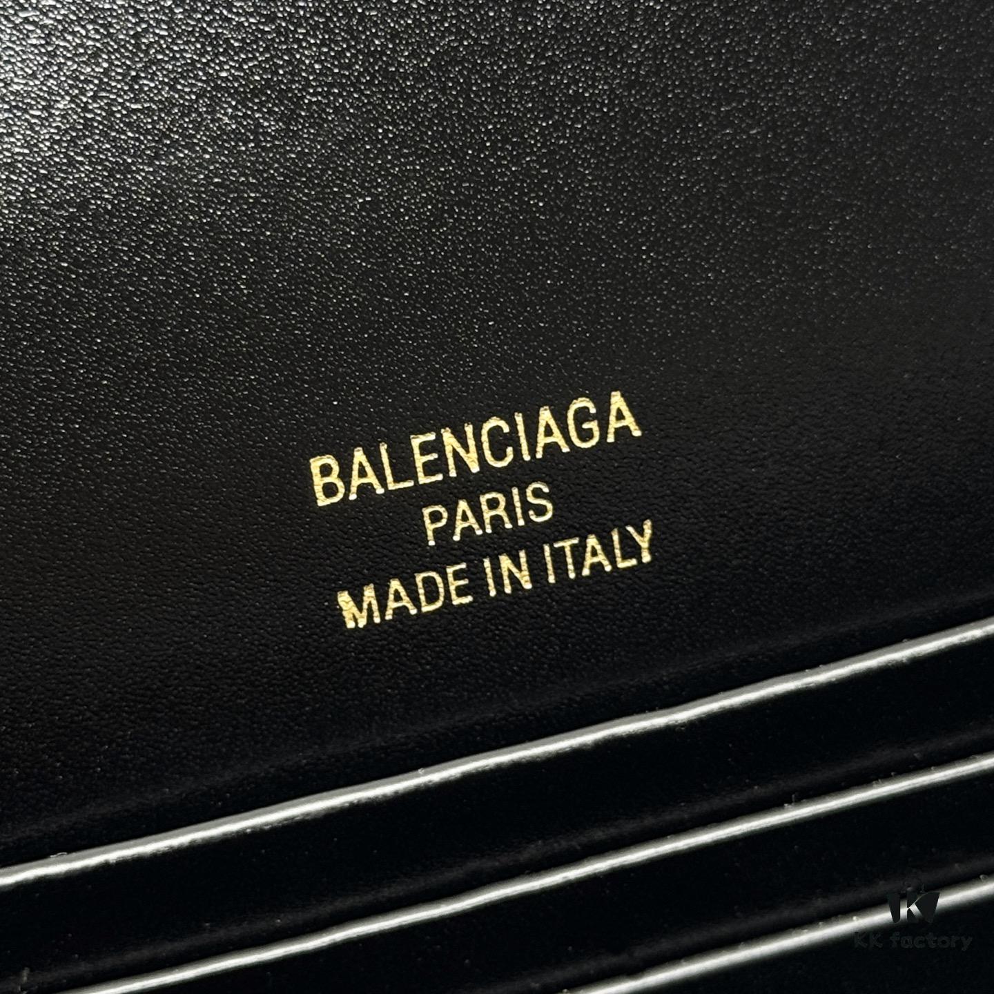 6930d9506e68136f4d9b1879 Balenciaga 2025SS Chiny Box Crossbody Bag, Small Size