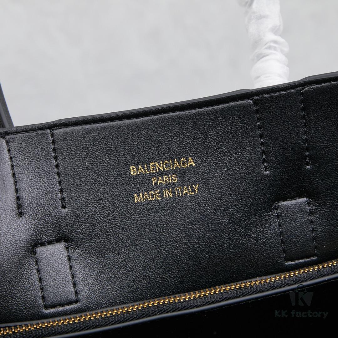 6930d95b6e68136f4d9b1885 Vlog 🛍️ Details | Balenciaga Bel Air Minimalist and Stylish