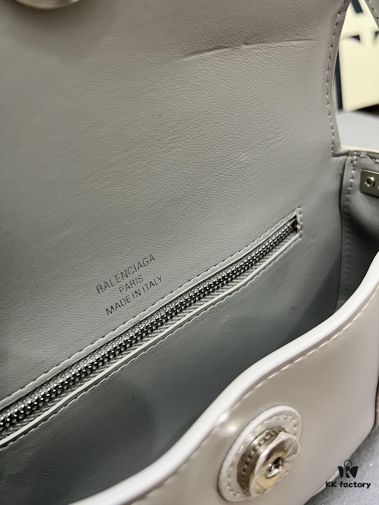 6930d9986e68136f4d9b18d6 Top Grain Leather Bag 🎁 Balenciaga Paris, Size 23x13x4cm, 2025 New Arrival Niche Style, Must-Have for Early Risers ||| 🌟 Looking for a highly stylish and unique bag? Check out this 2025 new arrival!