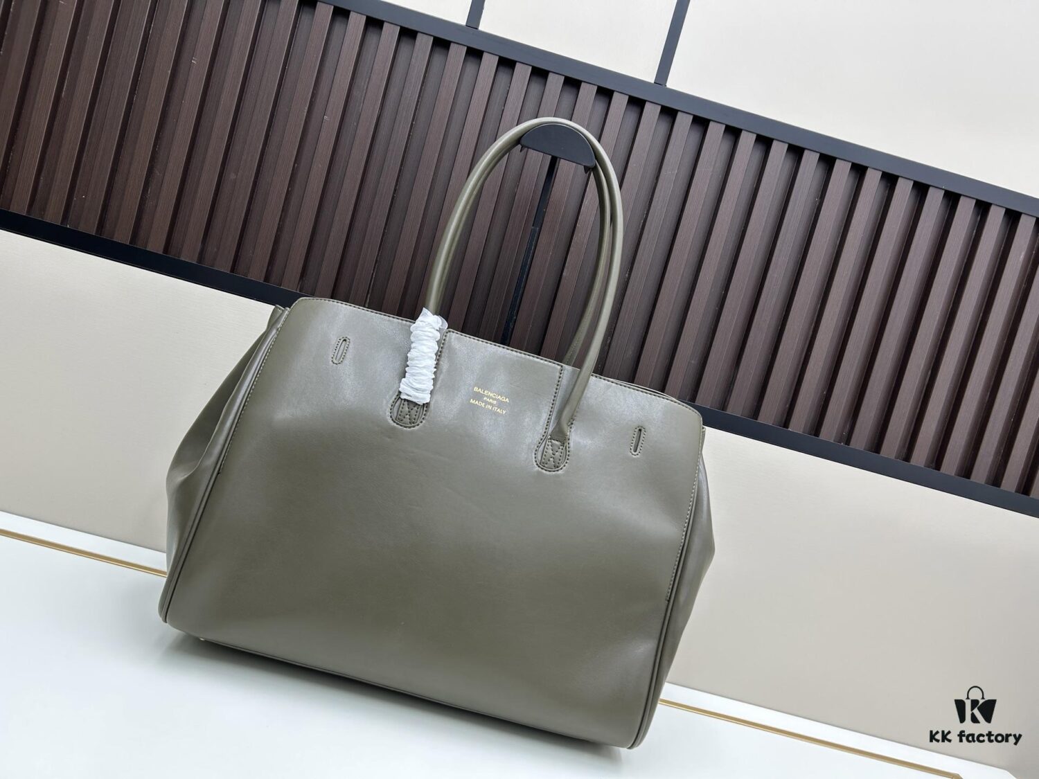 6930d9bf6e68136f4d9b1910 Small, Large Balenciaga 2025 Ceiling Belair Carry All Size