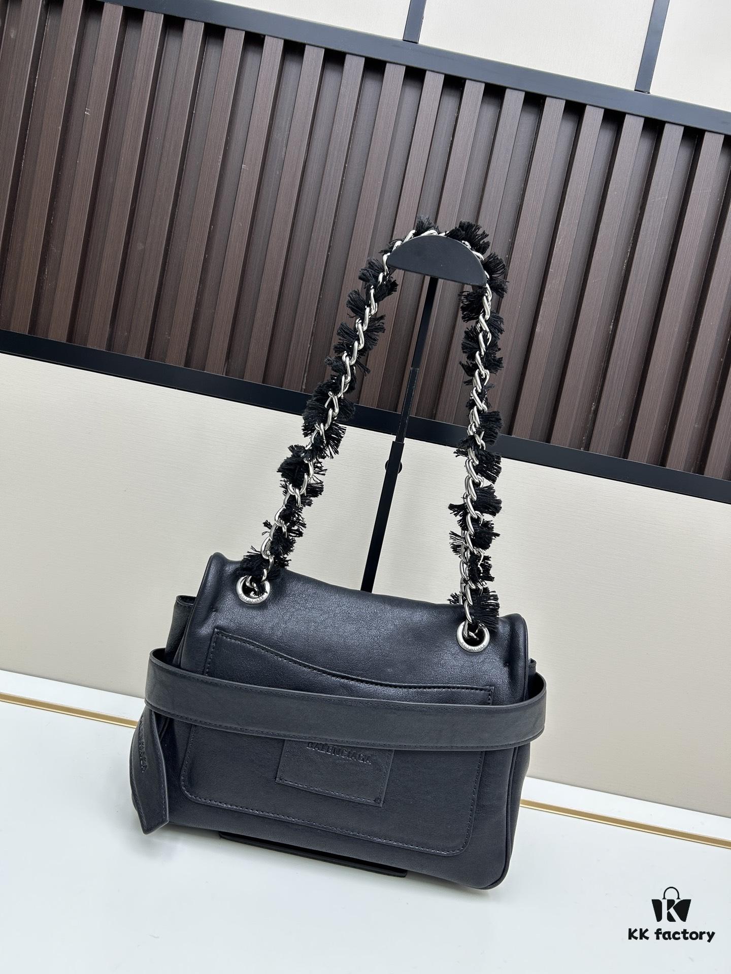 6930d9f06e68136f4d9b1951 Small Size 💰 Premium Commuter Bag 💜 A Cool Must-Have Item, Made from Imported Full-Grain Leather