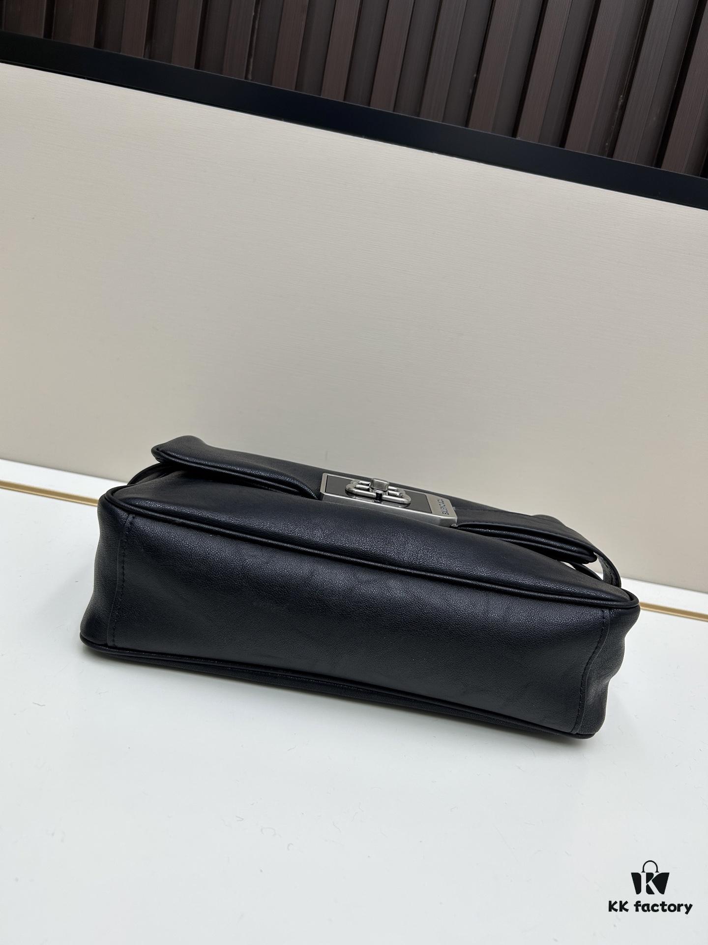 6930d9f36e68136f4d9b1955 Small Size 💰 Premium Commuter Bag 💜 A Cool Must-Have Item, Made from Imported Full-Grain Leather