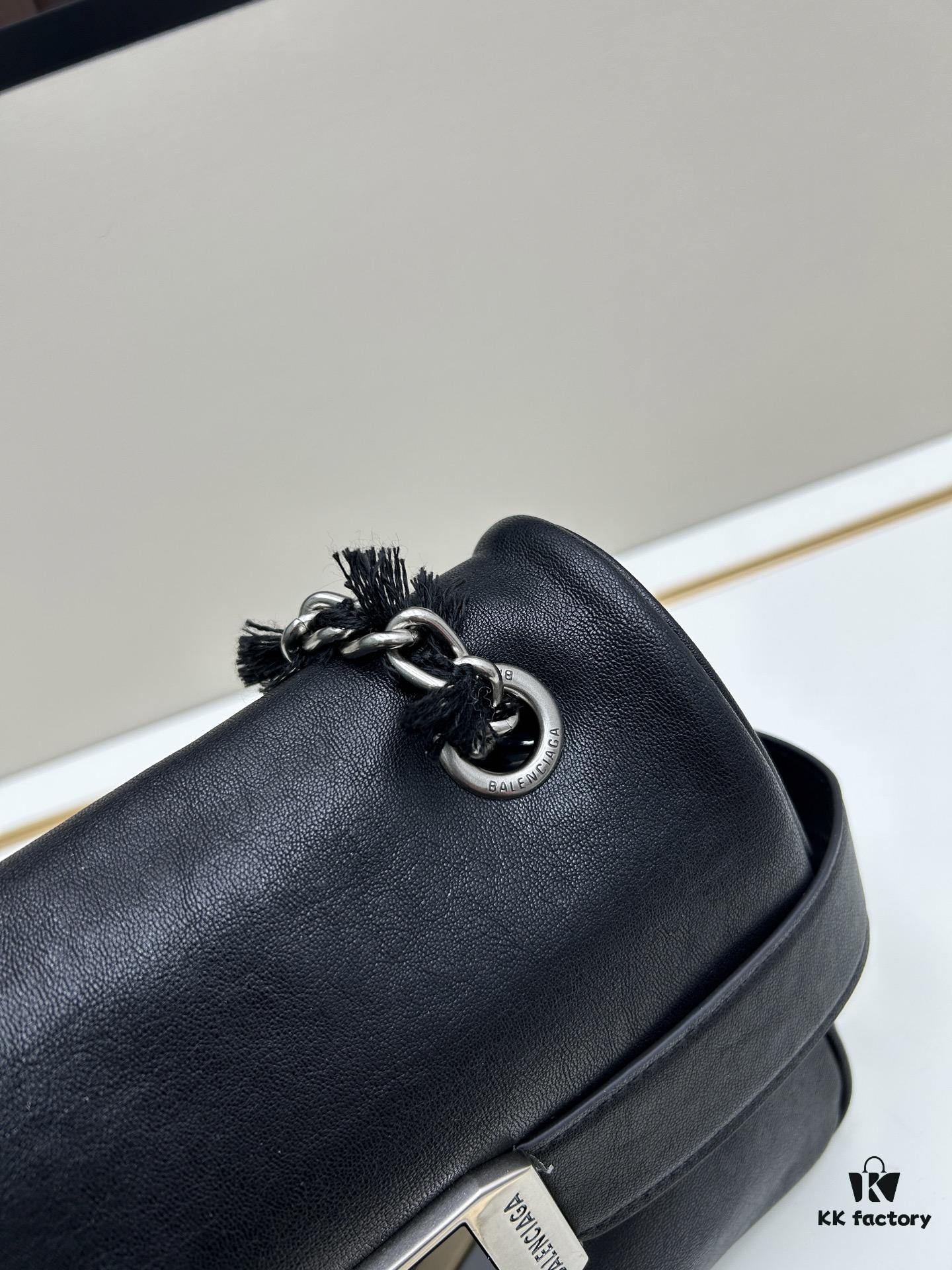 6930d9f46e68136f4d9b1957 Small Size 💰 Premium Commuter Bag 💜 A Cool Must-Have Item, Made from Imported Full-Grain Leather