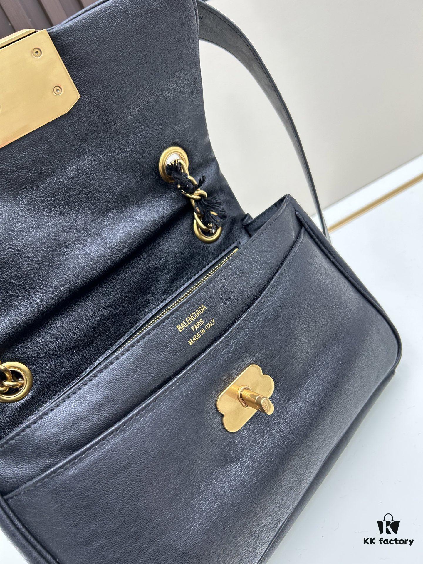 6930d9fa6e68136f4d9b1961 Small Size 💰 Luxury Commuter Bag 💜 A Cool Item Worth Having, Made of Imported Full-Grain Leather