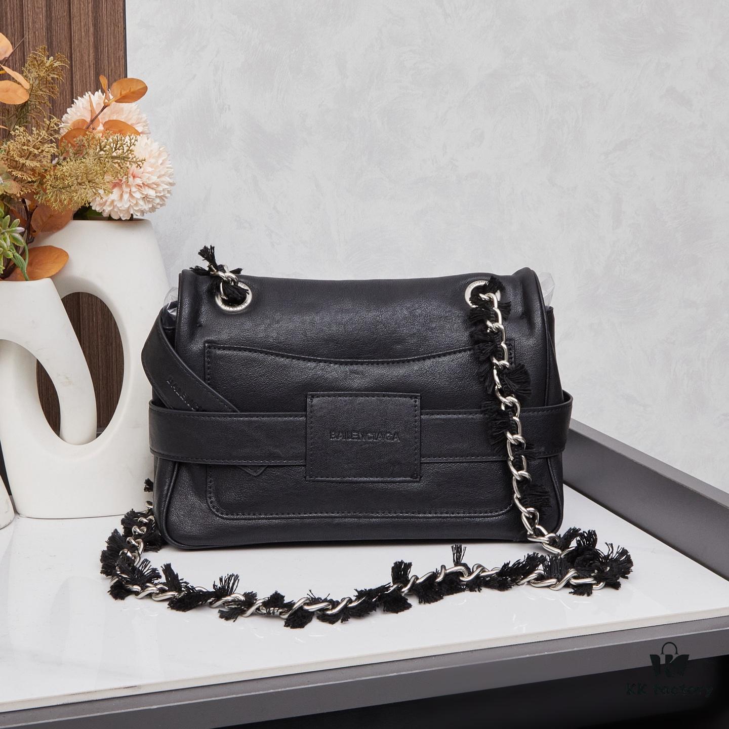 6930d9fc6e68136f4d9b1964 Small Size 💰 Premium Commuter Bag 💜 A Cool Item Worth Having, Made of Imported Full-Grain Leather