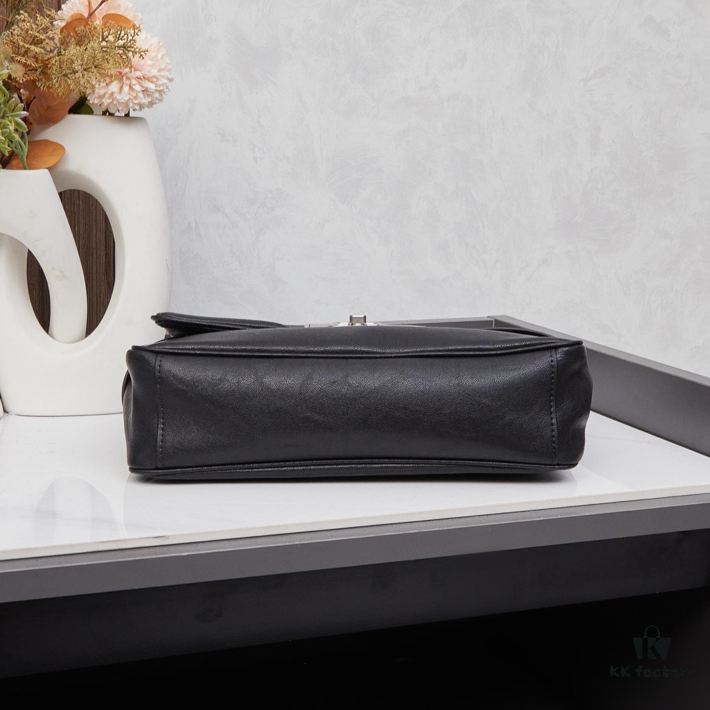 6930d9fc6e68136f4d9b1965 Small Size 💰 Premium Commuter Bag 💜 A Cool Item Worth Having, Made of Imported Full-Grain Leather
